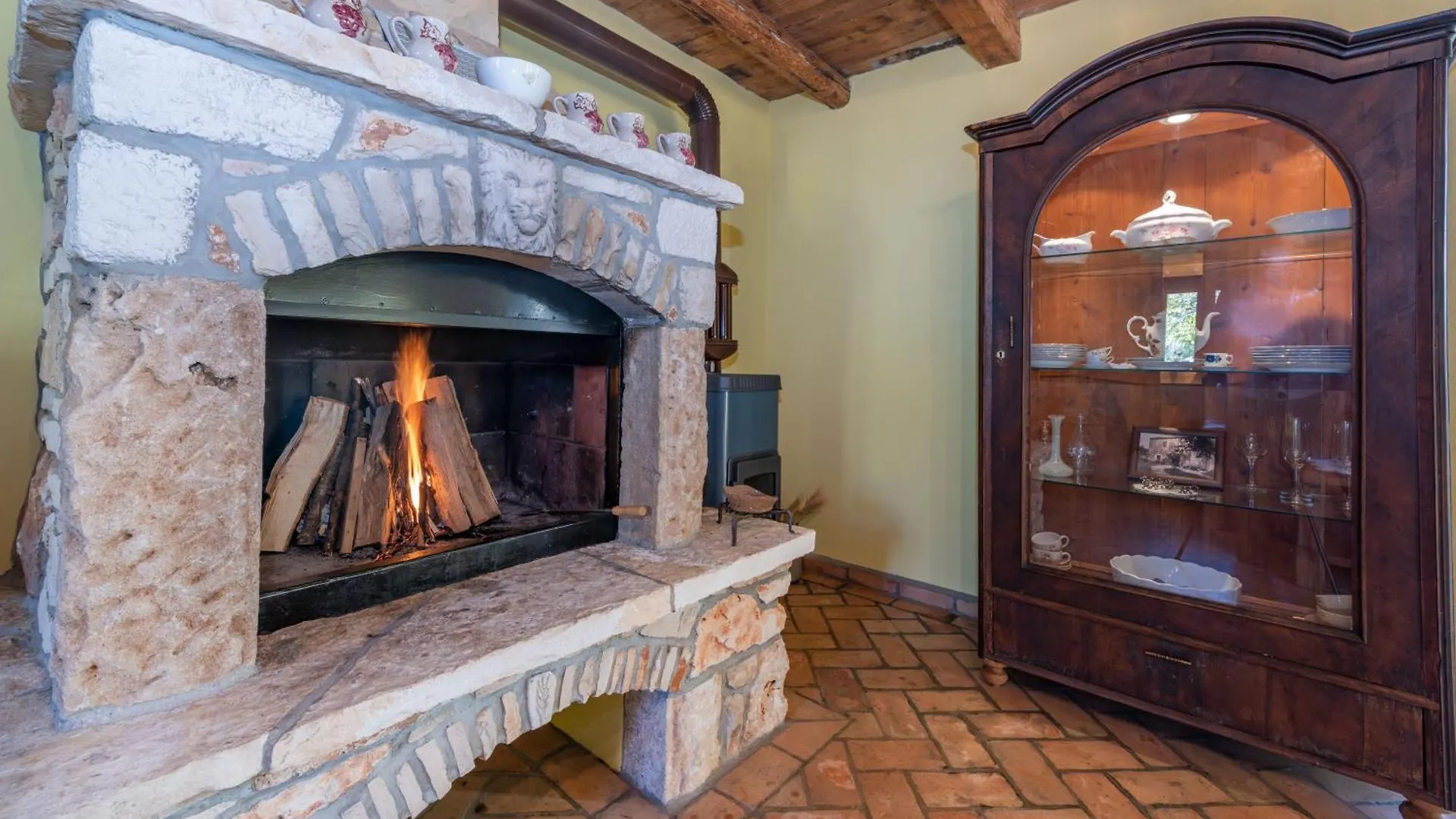 Villa Valverana, With A Bike To The Beach. Bikes Provided! Sisan Croatia