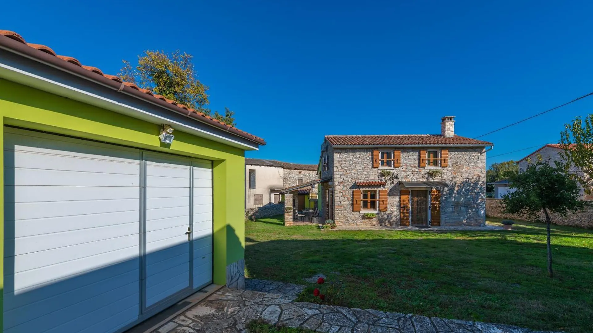 Villa Valverana, With A Bike To The Beach. Bikes Provided! Sisan Holiday home