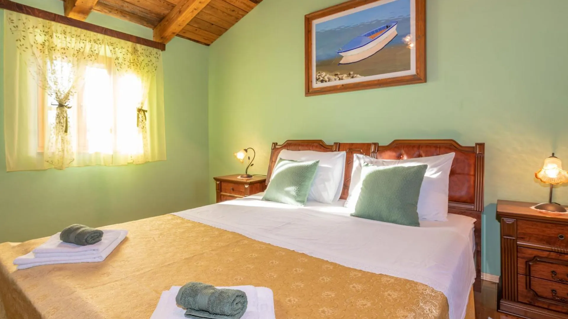 Villa Valverana, With A Bike To The Beach. Bikes Provided! Sisan Holiday home